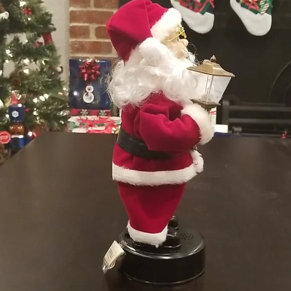 12" Moving Musical Santa - Picture 13 of 17